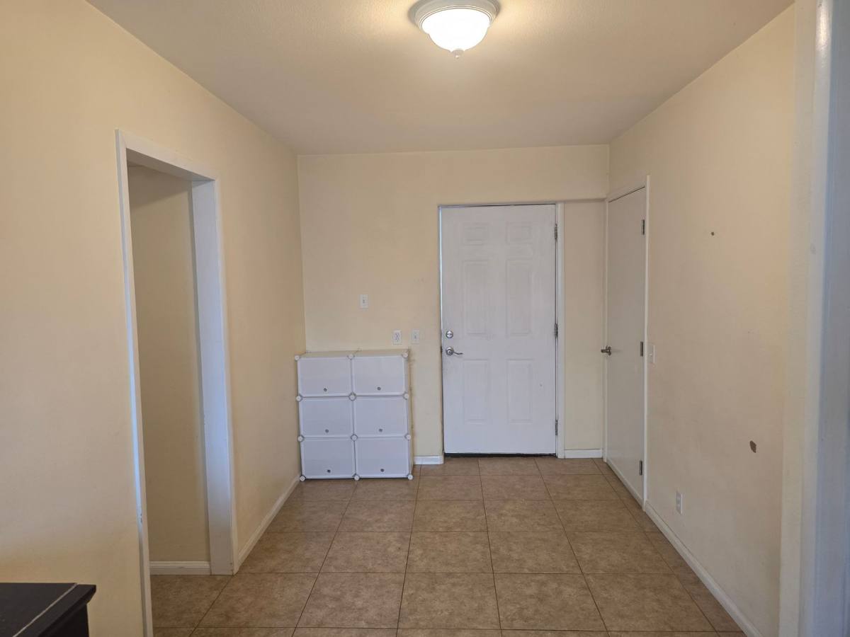Apartment for rent at 1326 E Romneya Dr, Anaheim, CA 92805