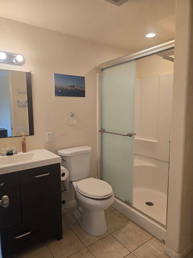 Apartment for rent at 1326 E Romneya Dr, Anaheim, CA 92805