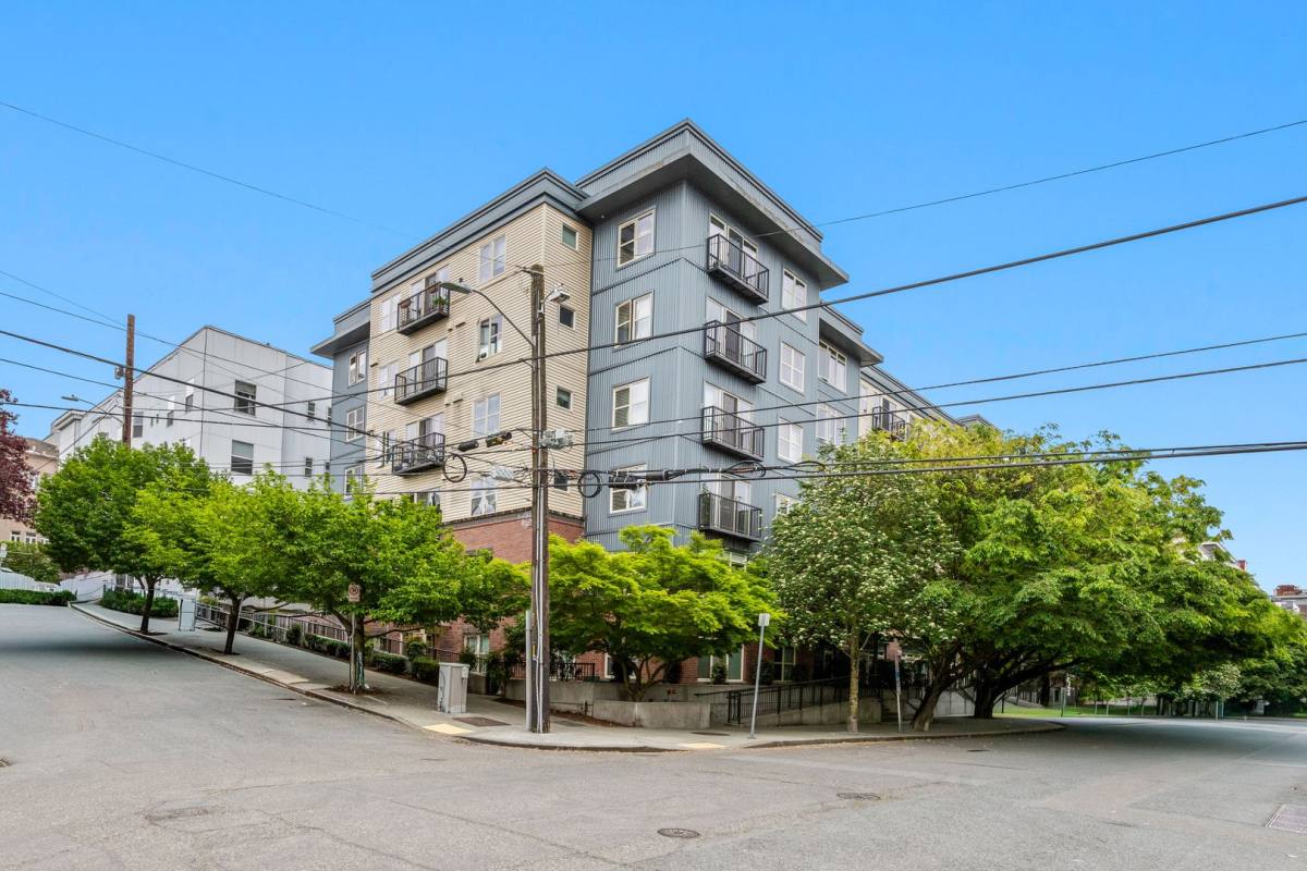 Condo for rent at 1620 Belmont Ave, Seattle, WA 98122