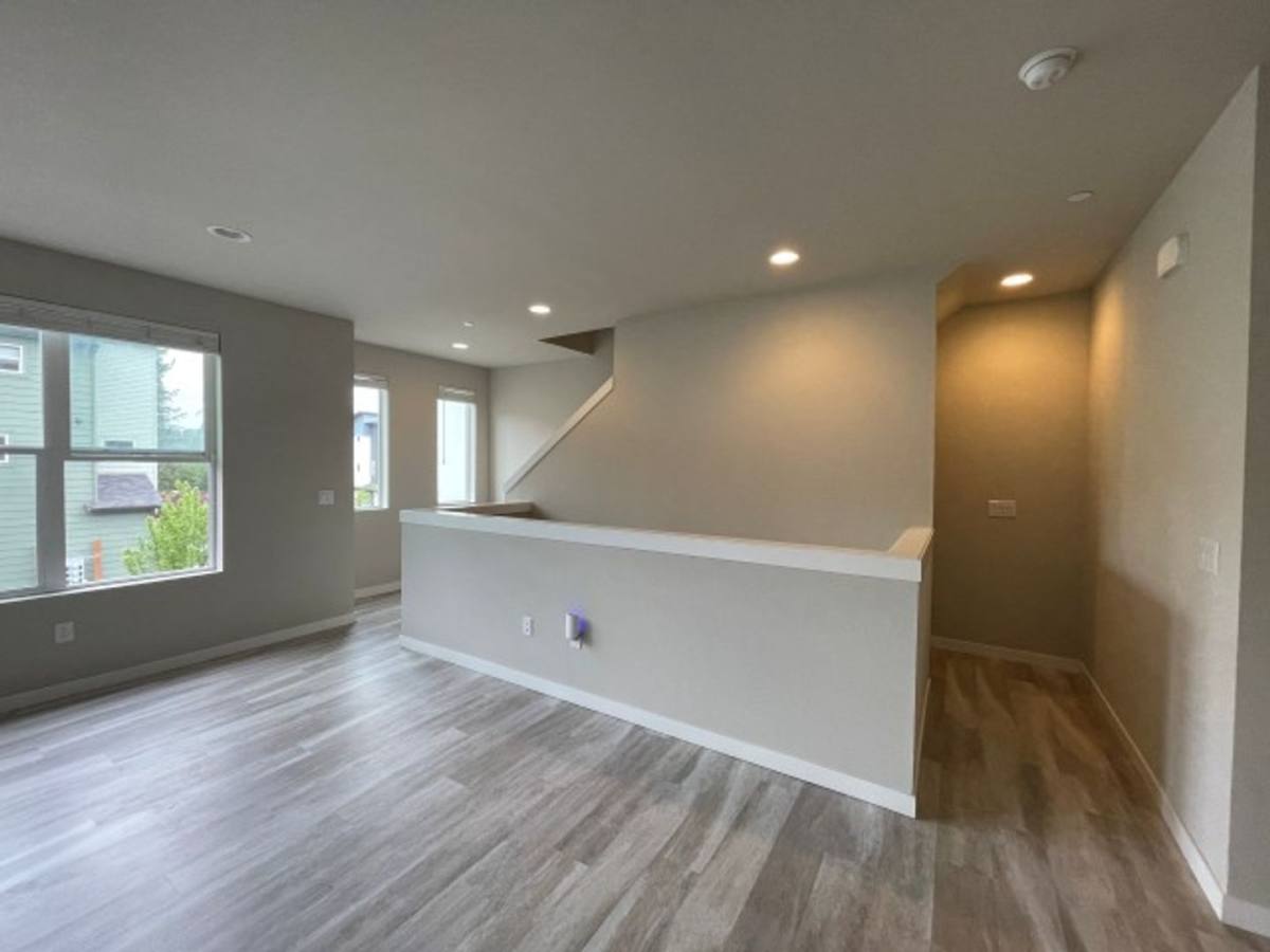 Townhouse for rent at 13420 Manor Way, Lynnwood, WA 98087