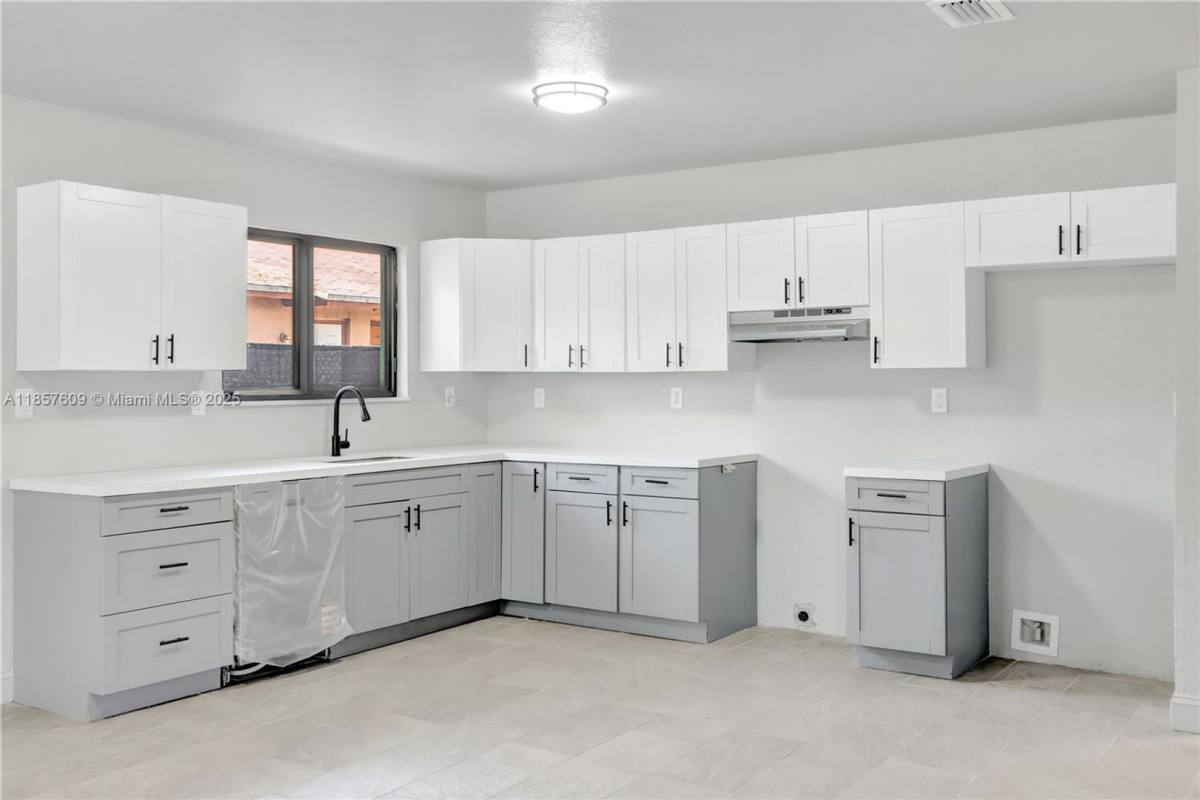 House for rent at 861 NW 6th Ave, Pompano Beach, FL 33060