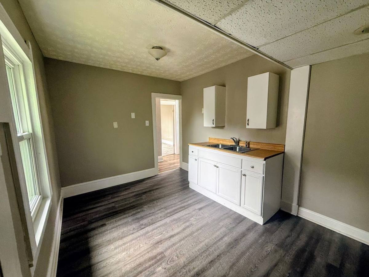 Apartment for rent at 610 Wellman Ave SE, Massillon, OH 44646