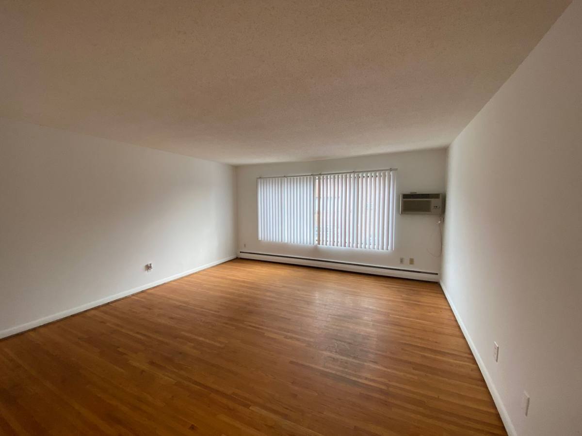 Apartment for rent at 708 University Ave SE, Minneapolis, MN 55414