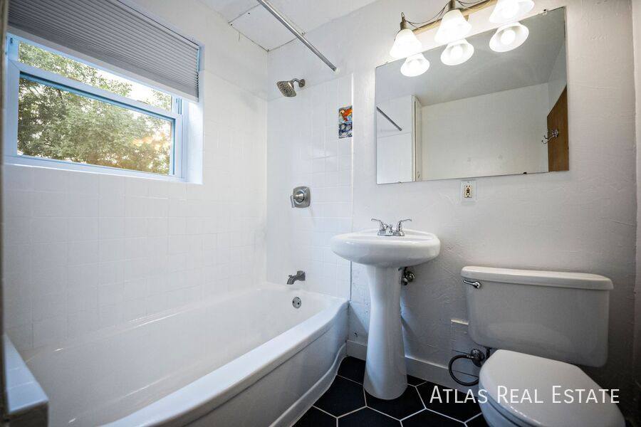 Apartment for rent at 1001 19th St #6, Golden, CO 80401