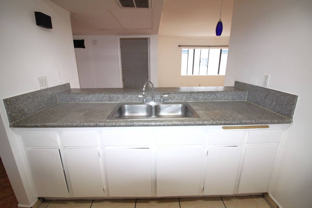 Apartment for rent at 14033 Foothill Blvd, Sylmar, CA 91342