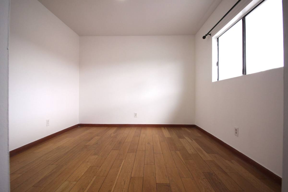 Apartment for rent at 14033 Foothill Blvd, Sylmar, CA 91342