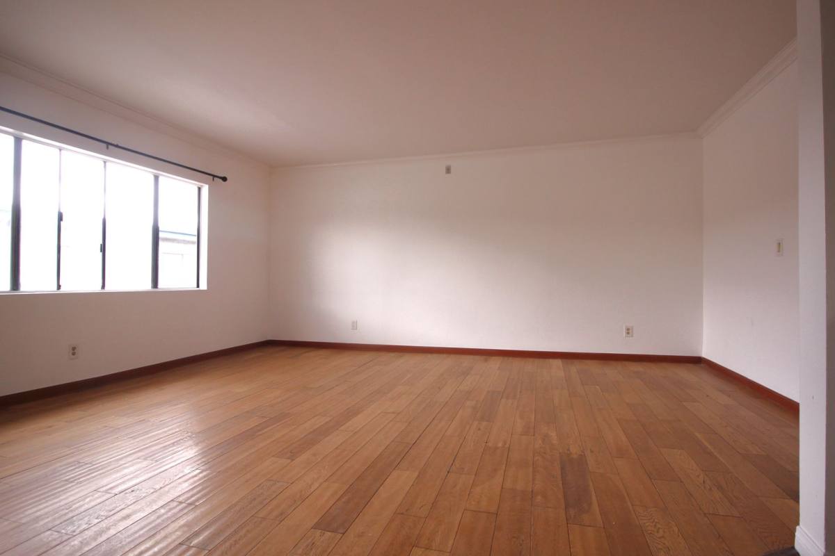 Apartment for rent at 14033 Foothill Blvd, Sylmar, CA 91342