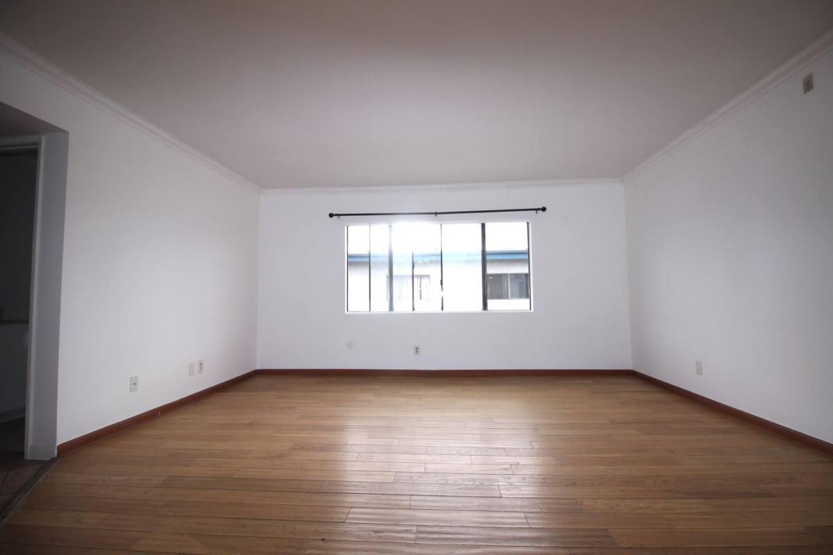 Apartment for rent at 14033 Foothill Blvd, Sylmar, CA 91342
