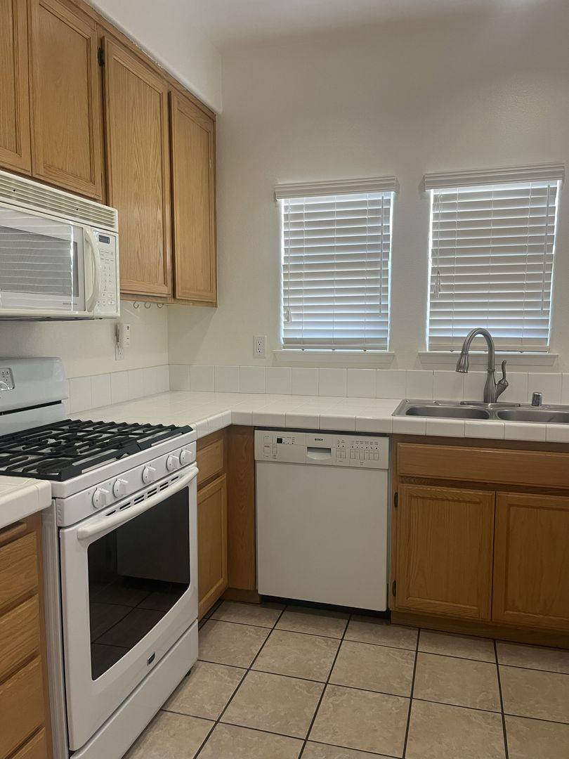 Townhouse for rent at 516 Adina Way, Nipomo, CA 93444