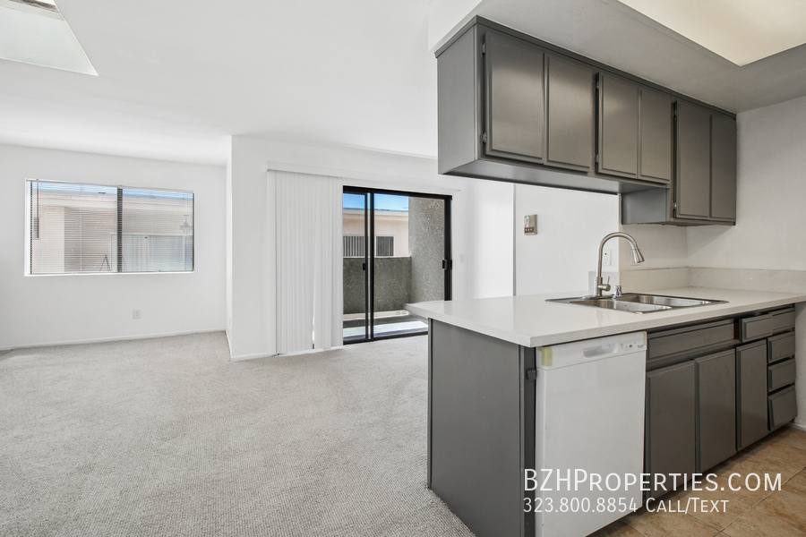 Apartment for rent at 11924 Mayfield Ave #5, Los Angeles, CA 90049