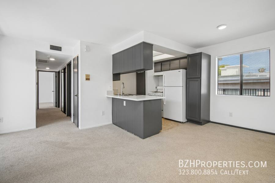 Apartment for rent at 11924 Mayfield Ave #5, Los Angeles, CA 90049