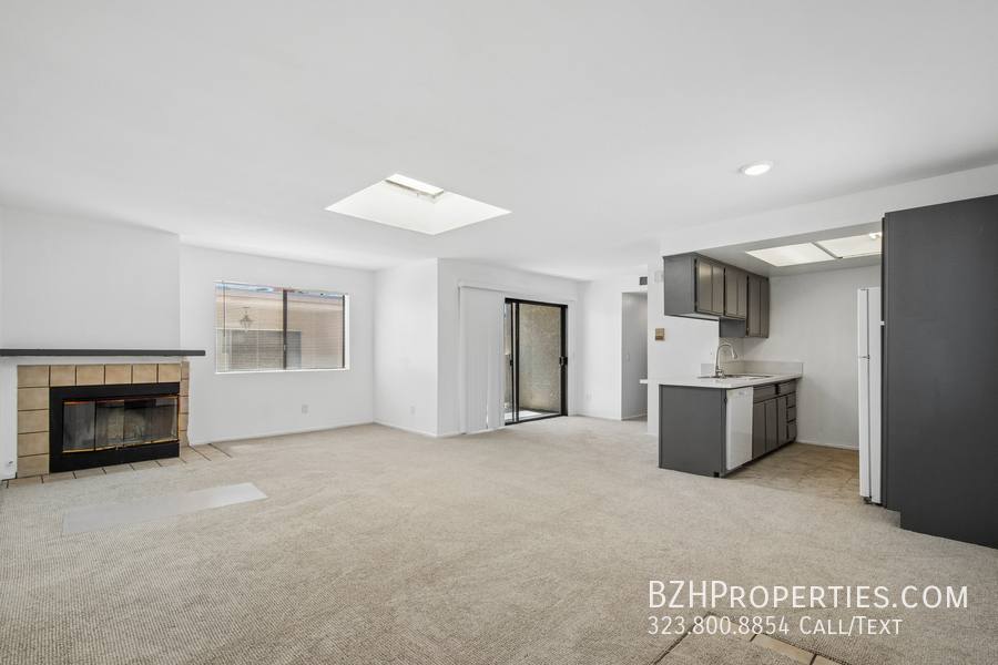 Apartment for rent at 11924 Mayfield Ave #5, Los Angeles, CA 90049