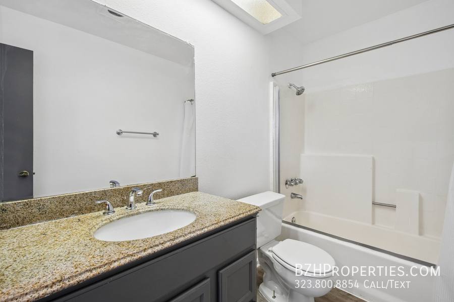 Apartment for rent at 11924 Mayfield Ave #5, Los Angeles, CA 90049