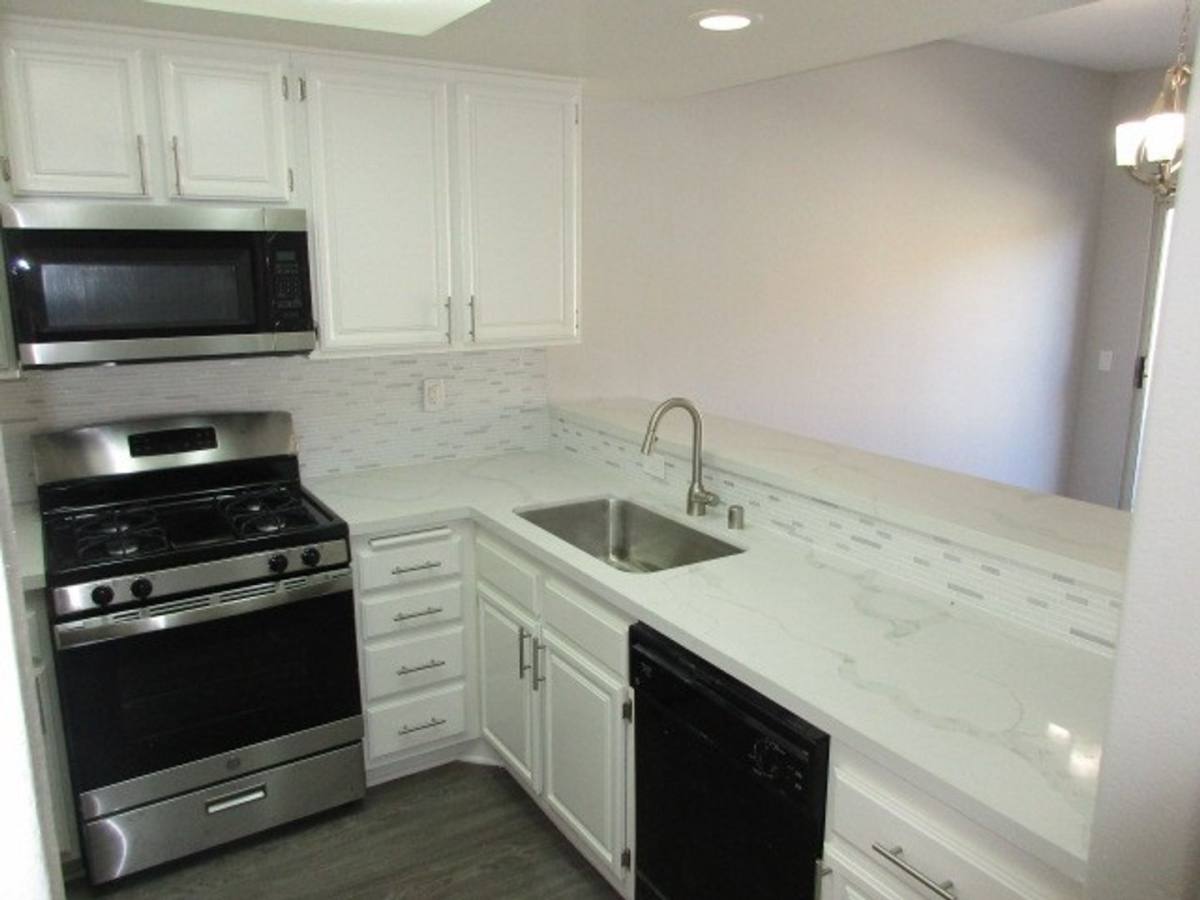 Townhouse for rent at 9975 Scripps Westview Way, San Diego, CA 92131