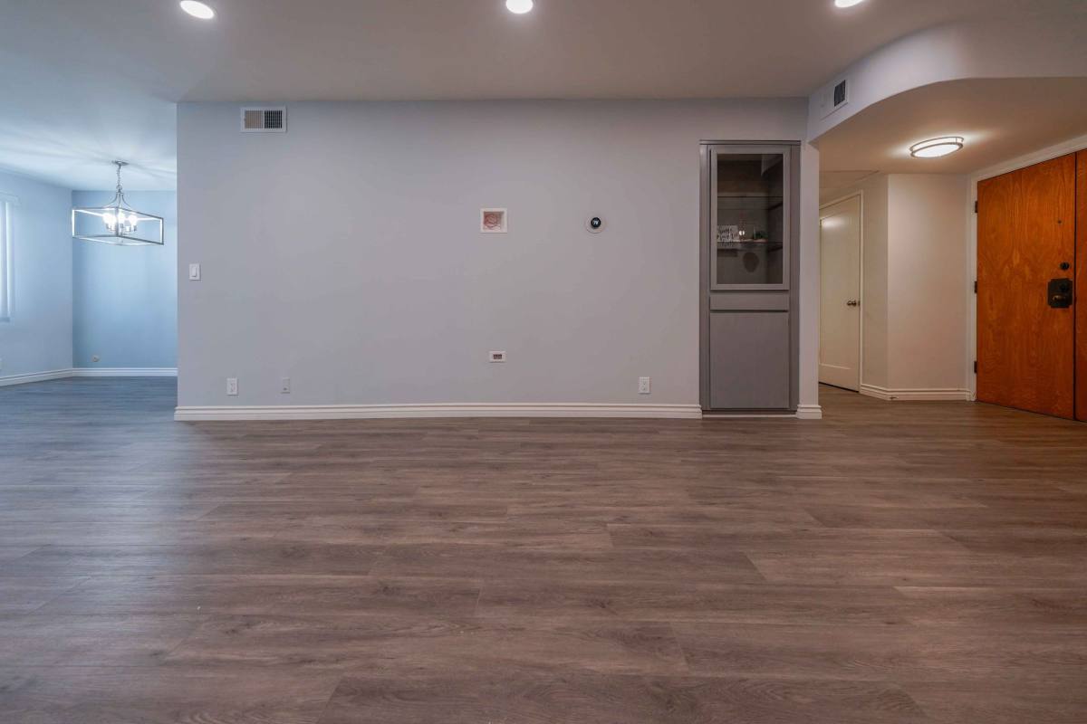 Apartment for rent at 712 N Kings Rd, West Hollywood, CA 90069