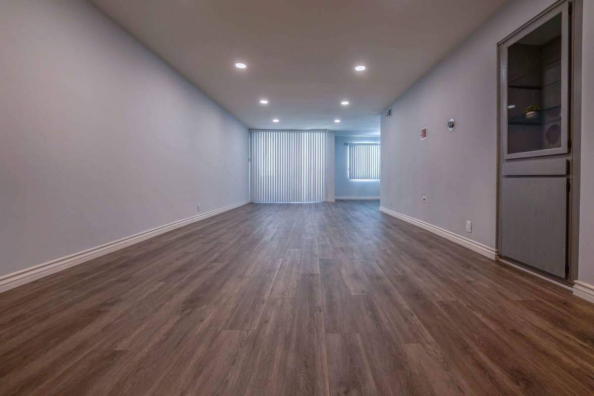 Apartment for rent at 712 N Kings Rd, West Hollywood, CA 90069