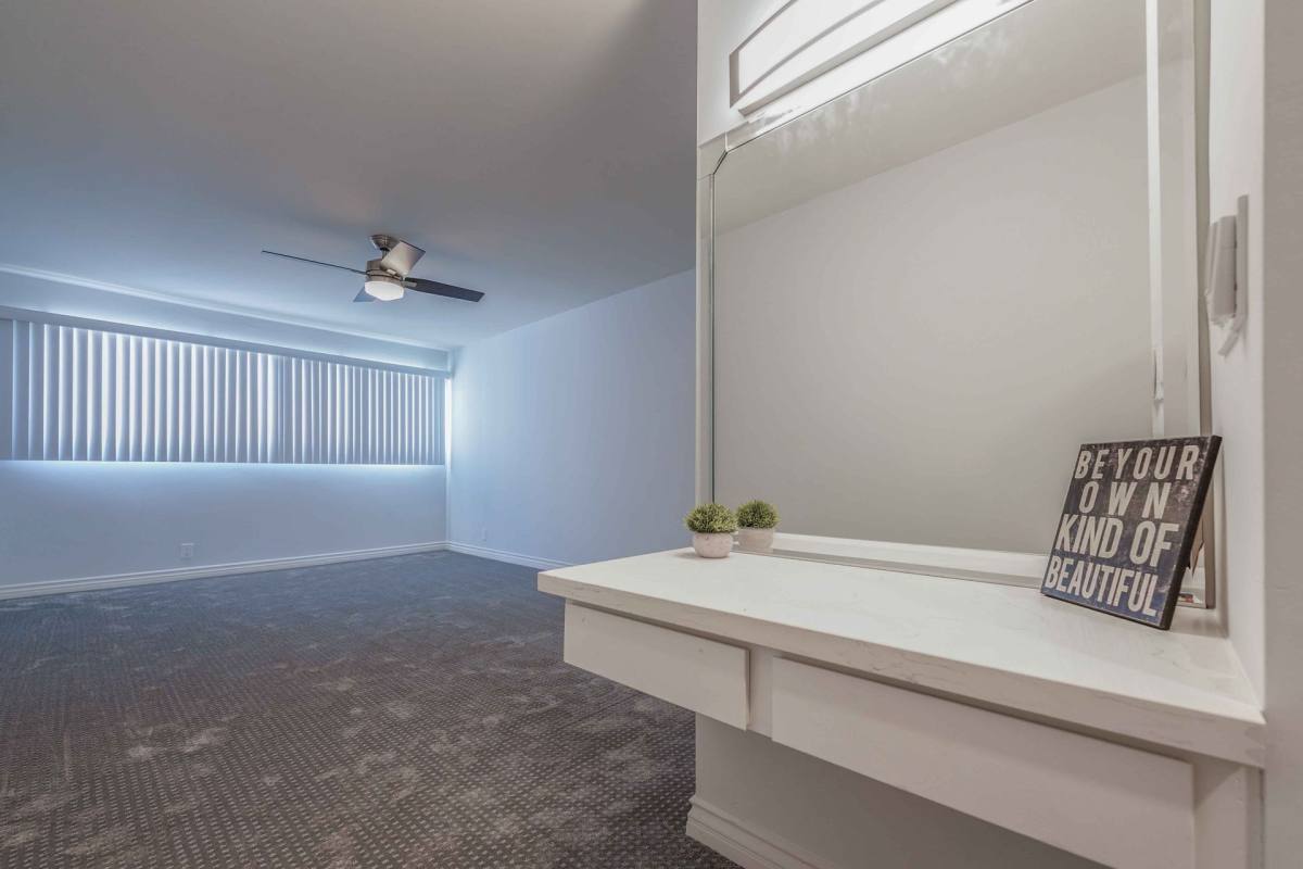 Apartment for rent at 712 N Kings Rd, West Hollywood, CA 90069