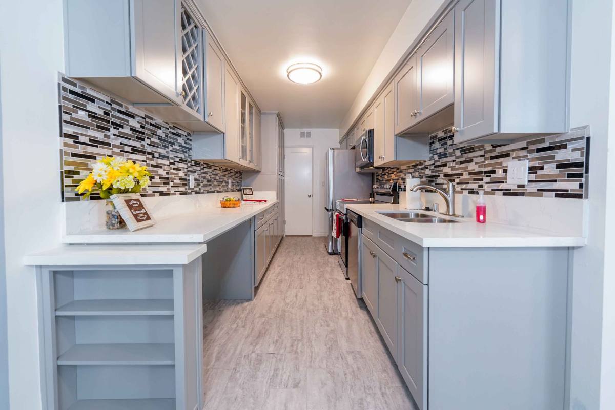 Apartment for rent at 712 N Kings Rd, West Hollywood, CA 90069