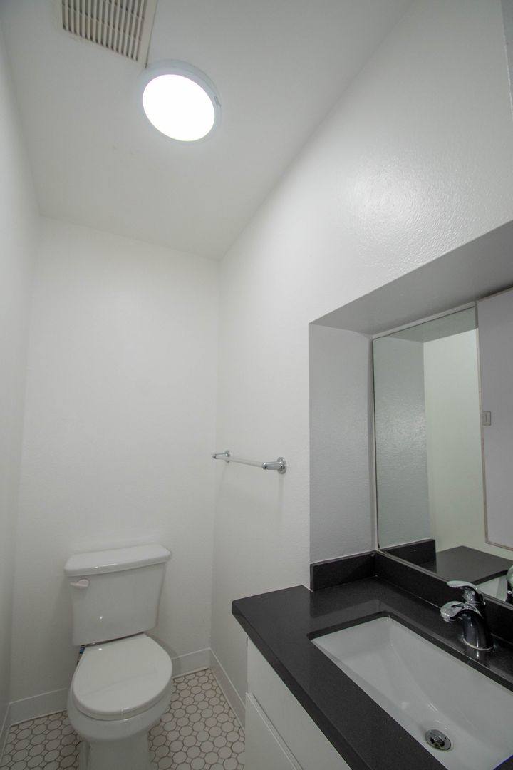 Apartment for rent at 6911 Woodman Ave, Van Nuys, CA 91405
