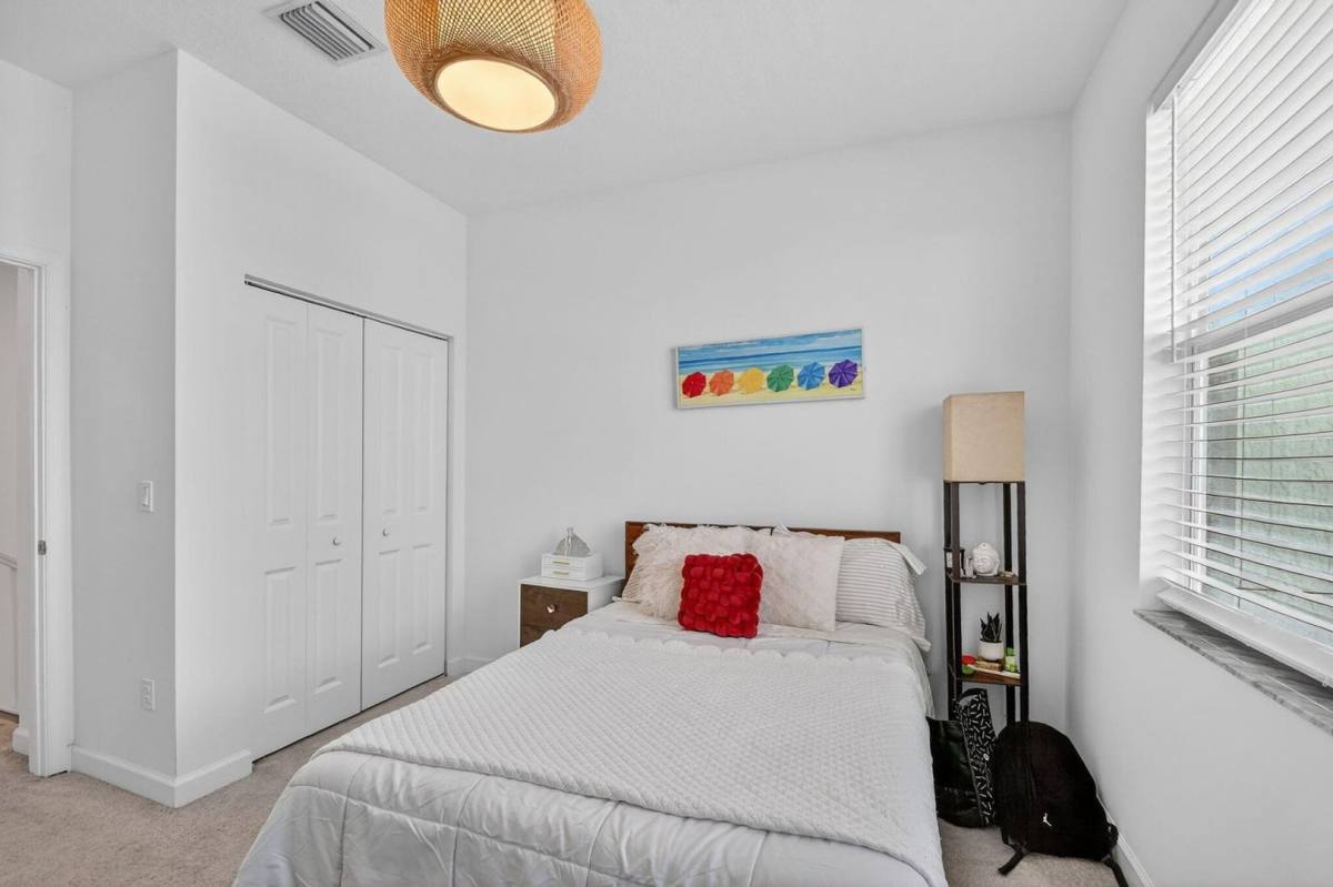 Townhouse for rent at 4790 Navali Dr, Lake Worth, FL 33467
