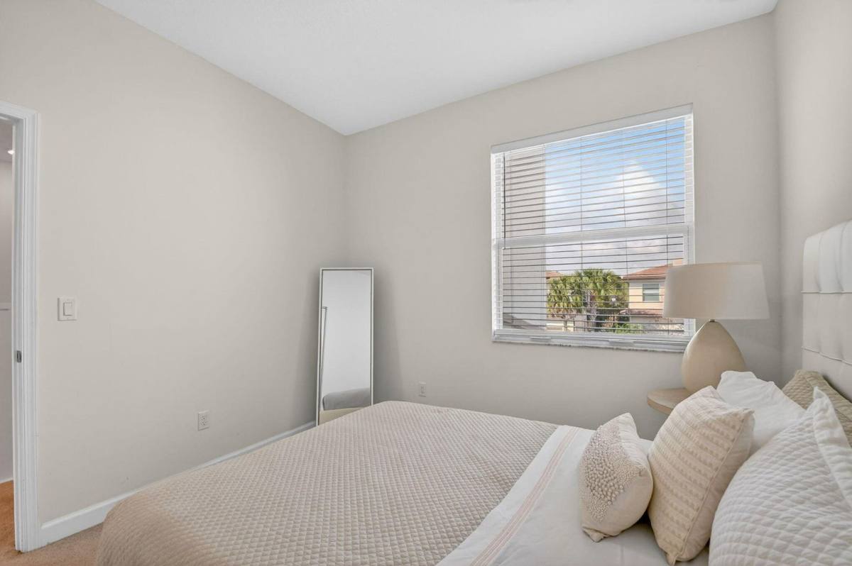 Townhouse for rent at 4790 Navali Dr, Lake Worth, FL 33467
