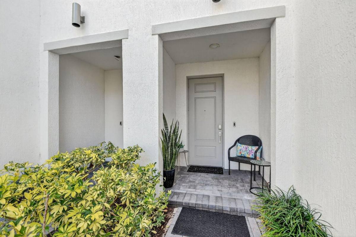 Townhouse for rent at 4790 Navali Dr, Lake Worth, FL 33467