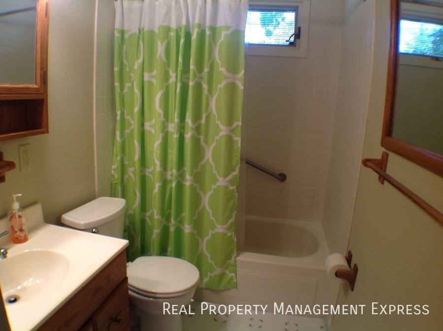 233 E Pam Rd, Sioux Falls, SD 57105 - House for Rent - Image 10