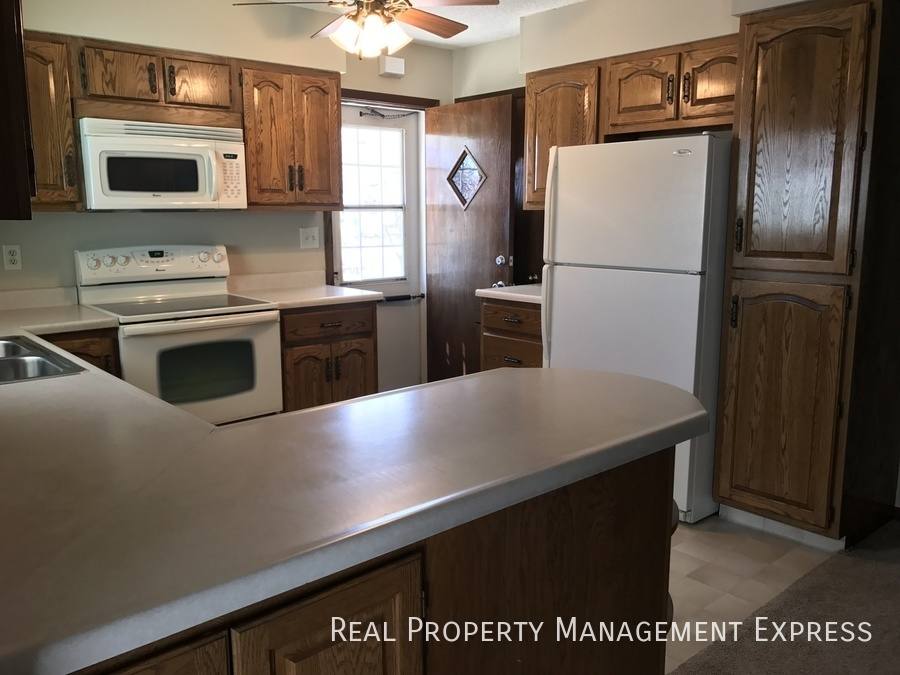 233 E Pam Rd, Sioux Falls, SD 57105 - House for Rent - Image 4