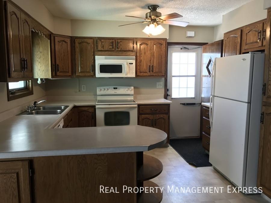 233 E Pam Rd, Sioux Falls, SD 57105 - House for Rent - Image 3