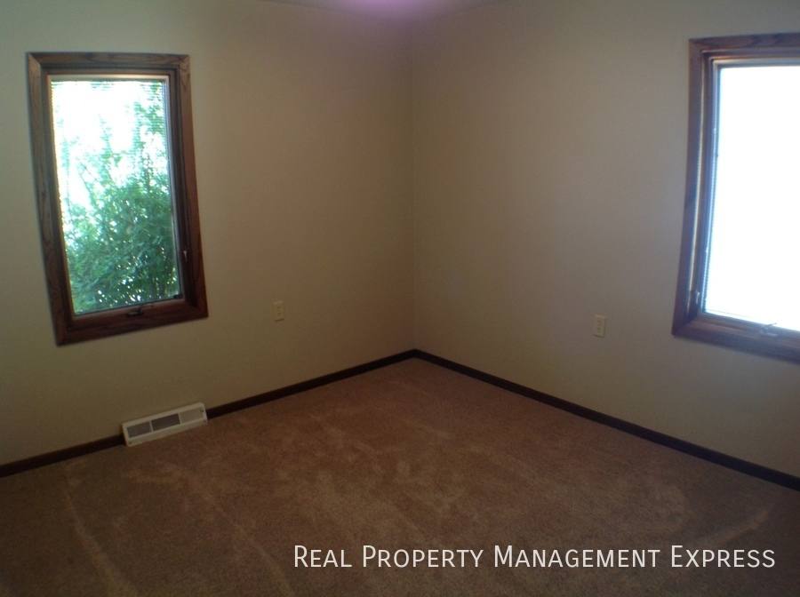 233 E Pam Rd, Sioux Falls, SD 57105 - House for Rent - Image 8