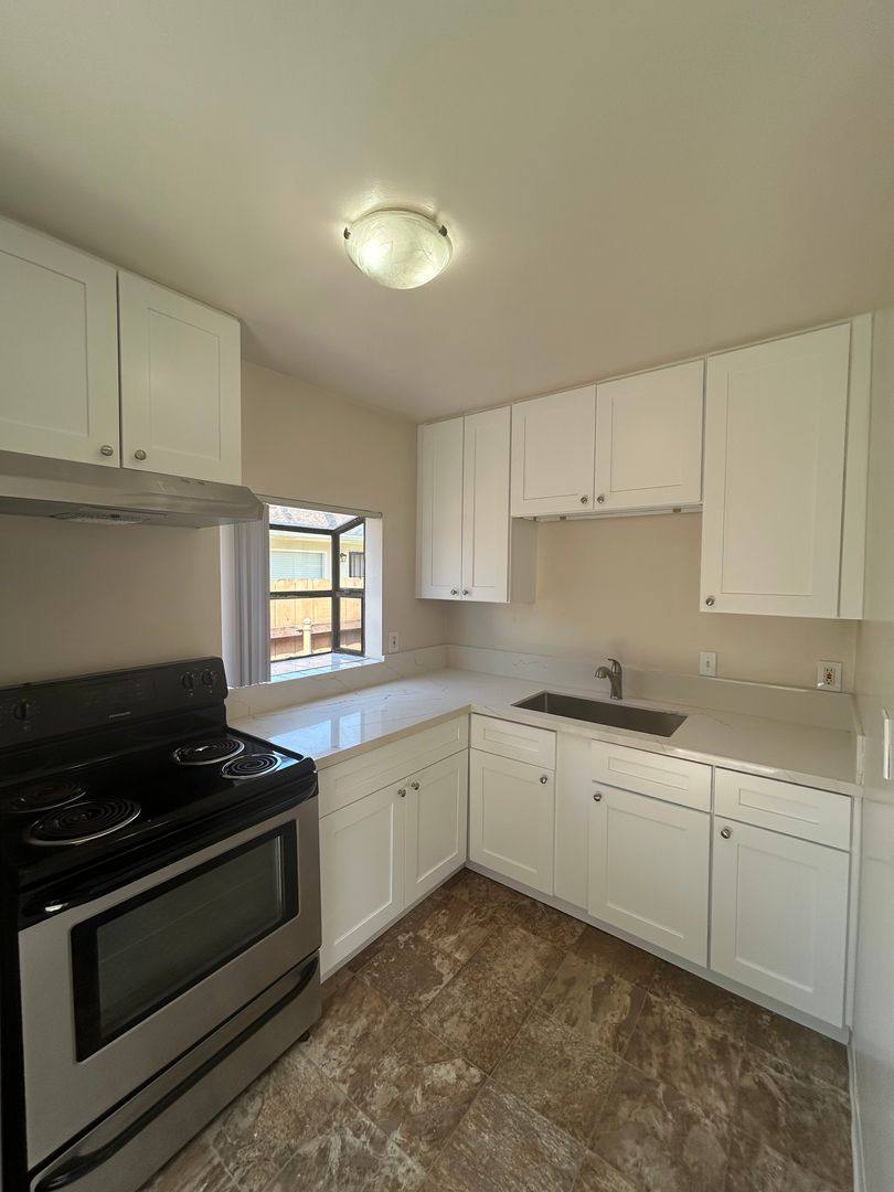 Apartment for rent at 4682 - 4688 Bayard St, San Diego, CA 92109