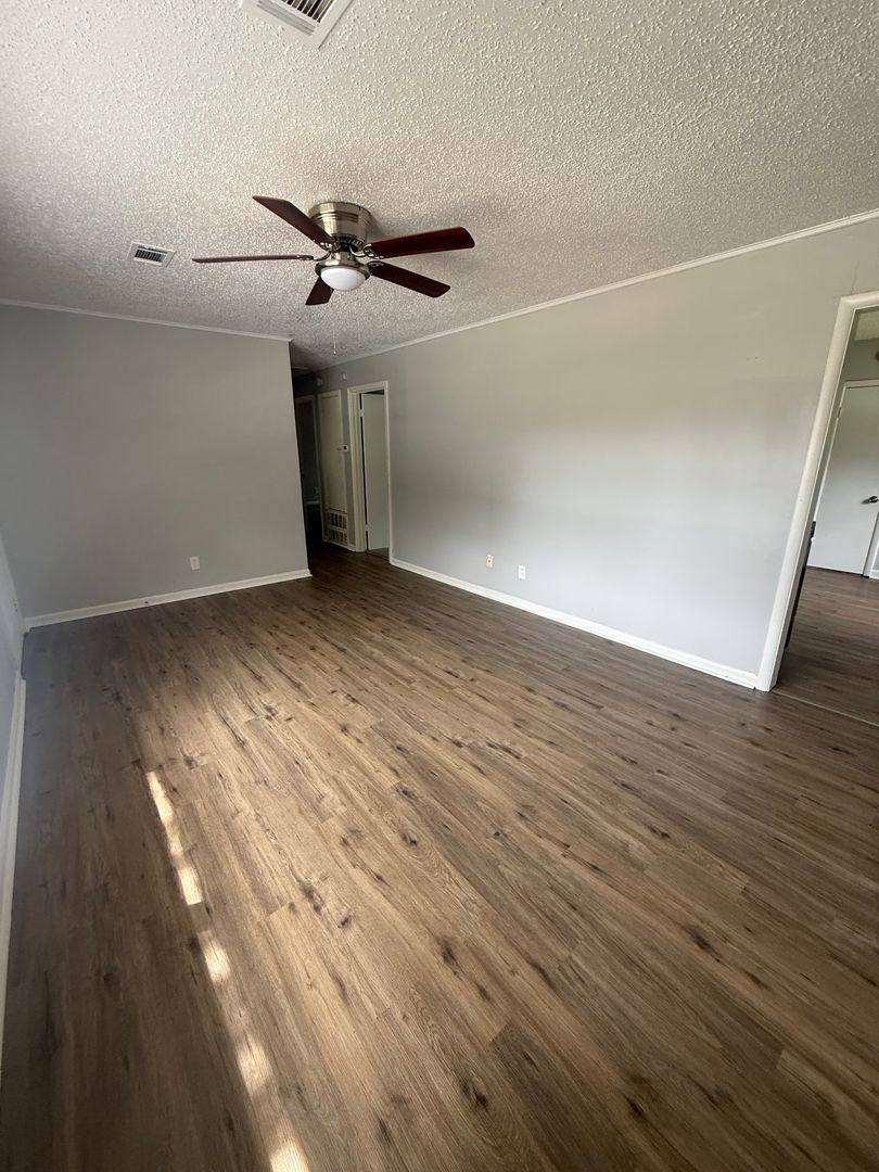 House for rent at 9110 Woodford Dr, Benton, AR 72019