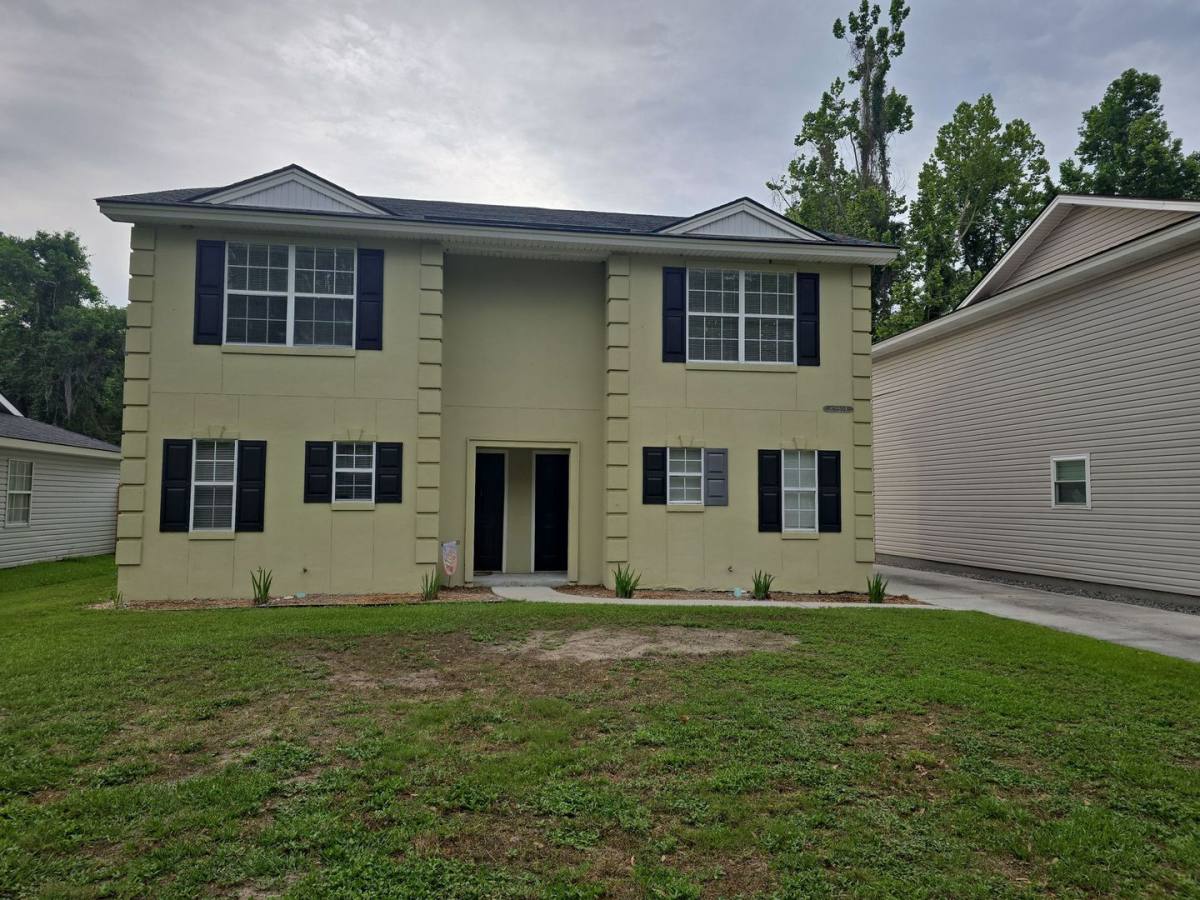 Townhouse for rent at 9804-A Whitfield Ave, Savannah, GA 31406