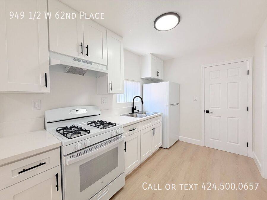 Apartment for rent at 949 1 2 W 62nd Place, Los Angeles, CA 90044