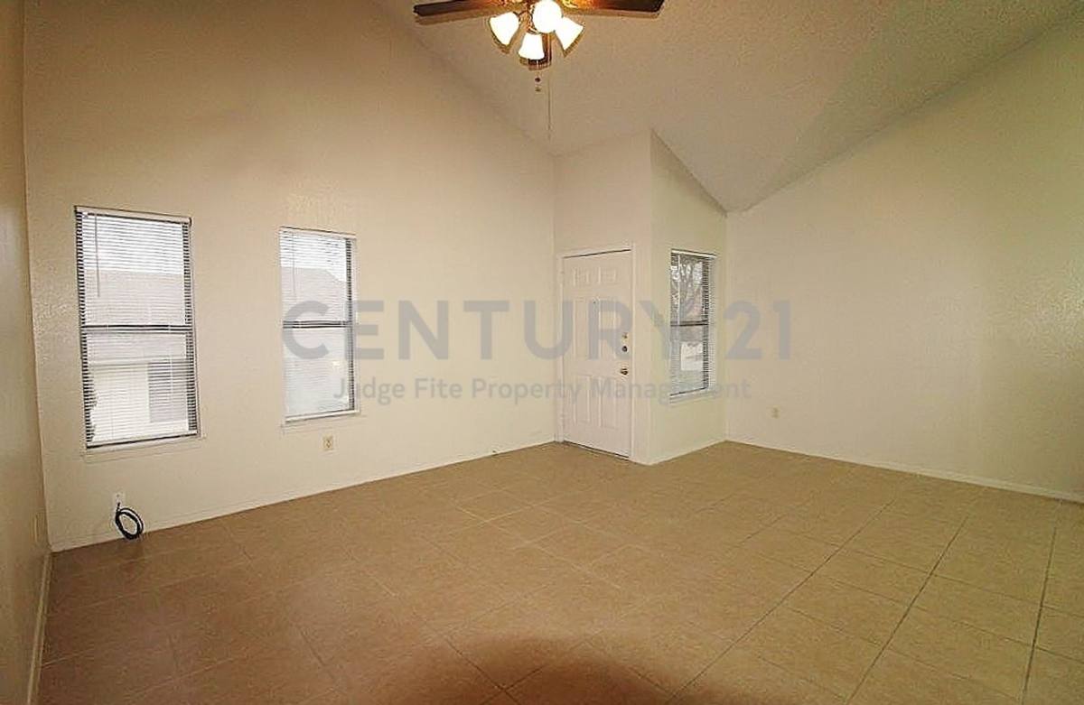 House for rent at 1110 Curtis Dr, Weatherford, TX 76086