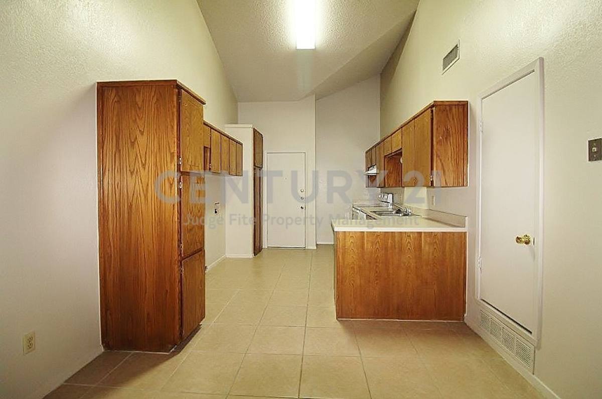 House for rent at 1110 Curtis Dr, Weatherford, TX 76086