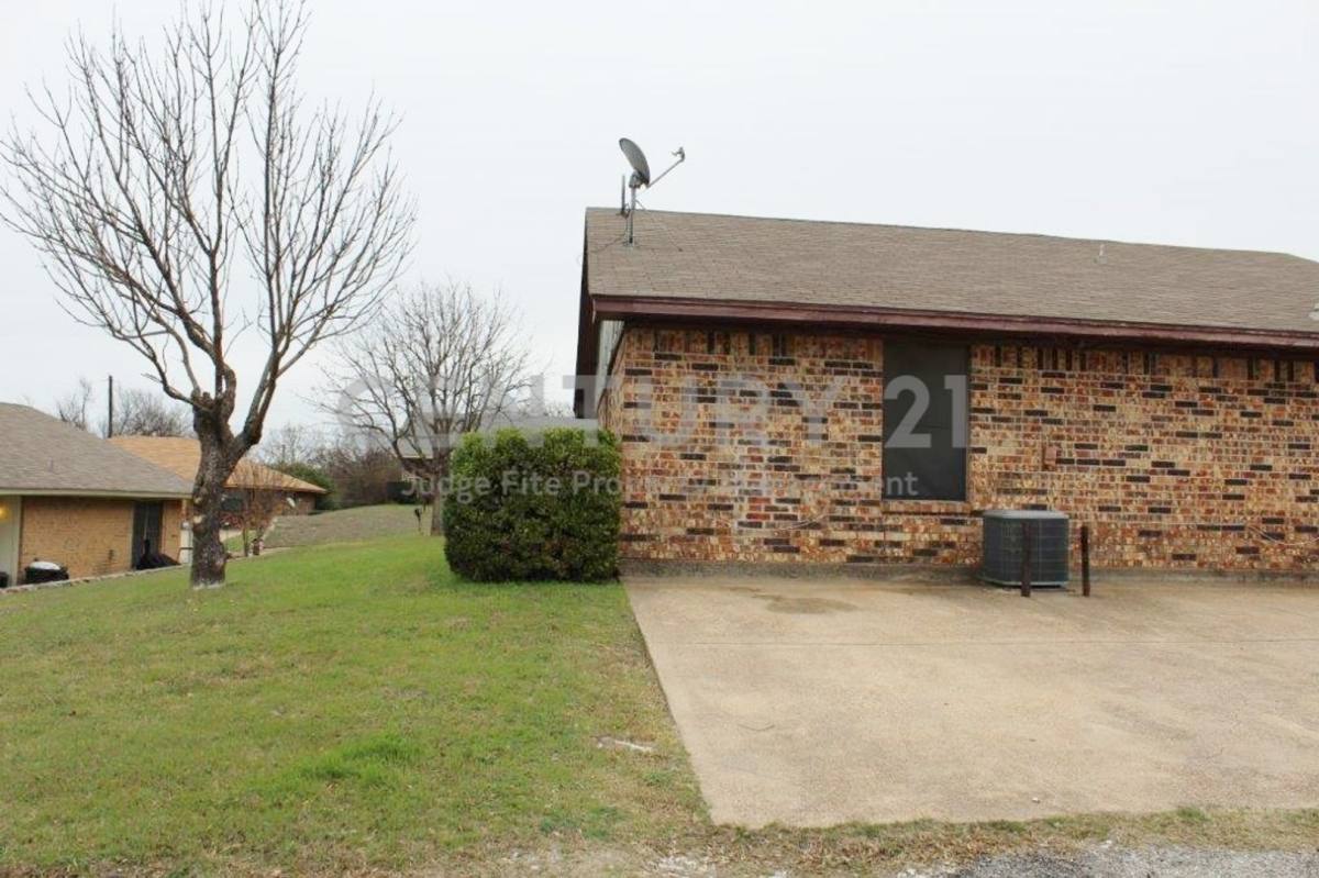 House for rent at 1110 Curtis Dr, Weatherford, TX 76086