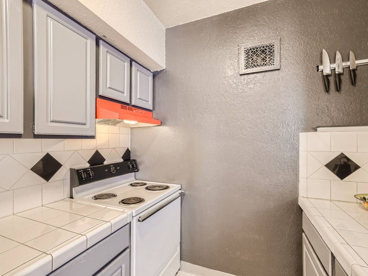 Townhouse for rent at 1137 N Sherman St, Denver, CO 80203