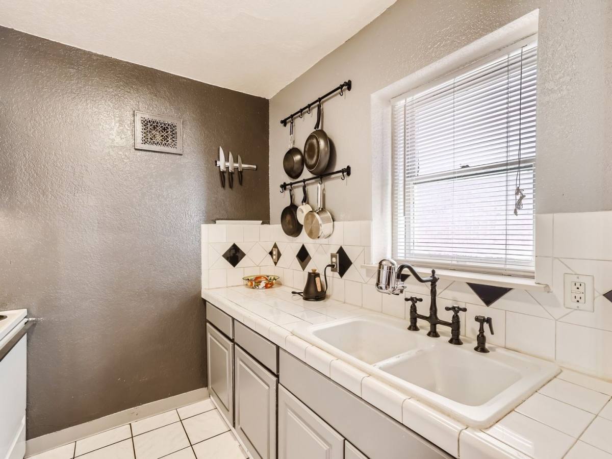 Townhouse for rent at 1137 N Sherman St, Denver, CO 80203
