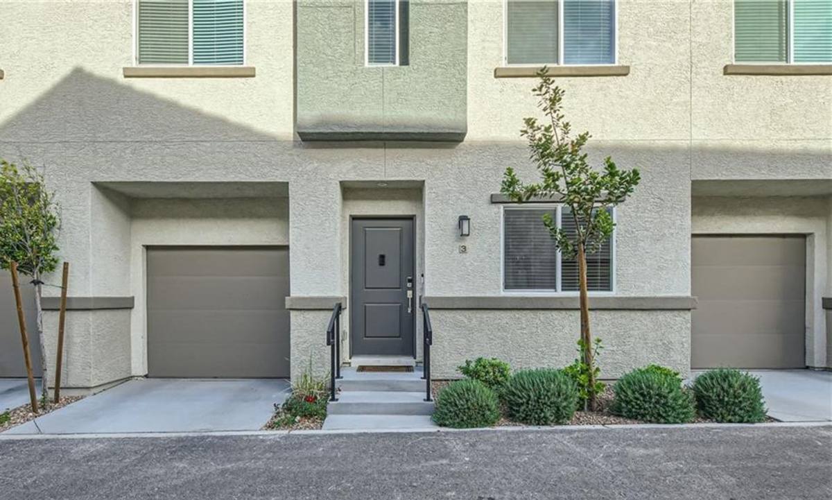 Townhouse for rent at 12110 Midnight Pine Rd, Las Vegas, NV 89183