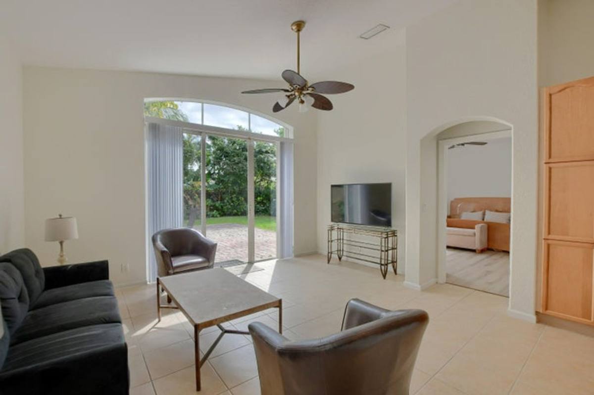 House for rent at 1225 E Magnolia Circle, Delray Beach, FL 33445