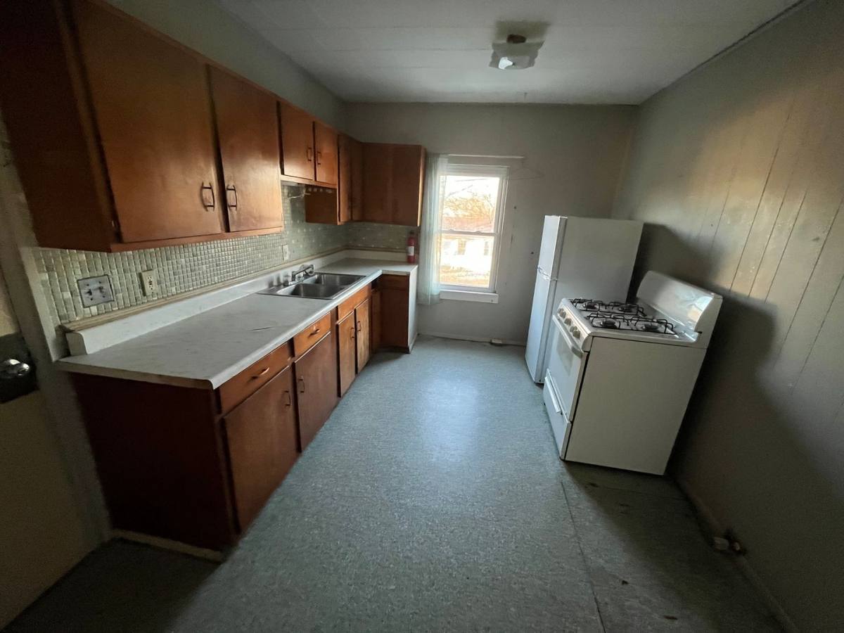 Apartment for rent at 103 W 1st St, Roxana, IL 62084