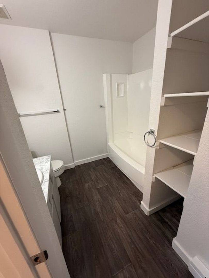 Apartment for rent at 44 6th St, Billings, MT 59101