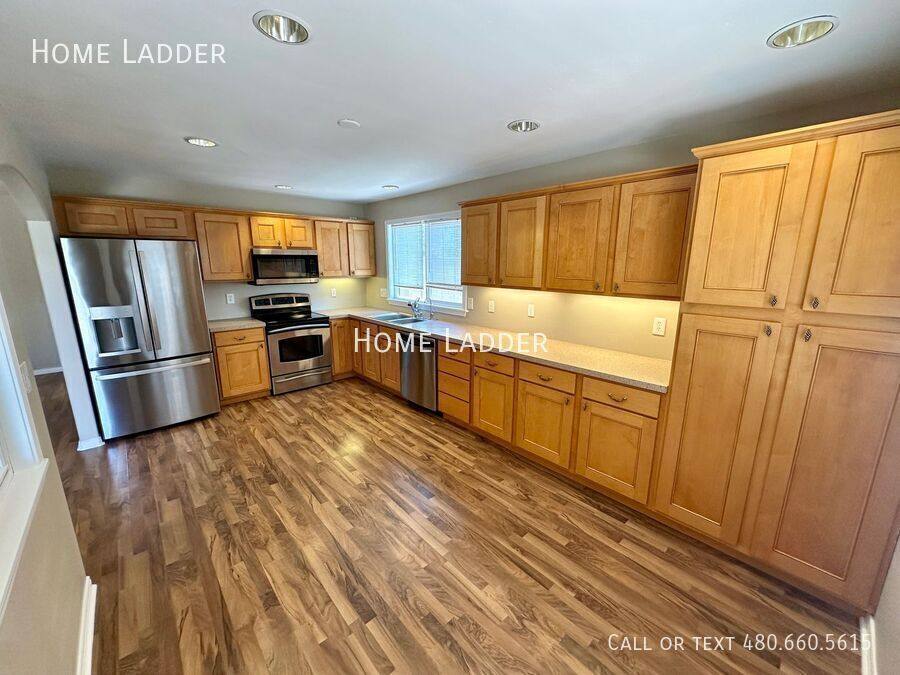 House for rent at 13818 N 20th St, Phoenix, AZ 85022