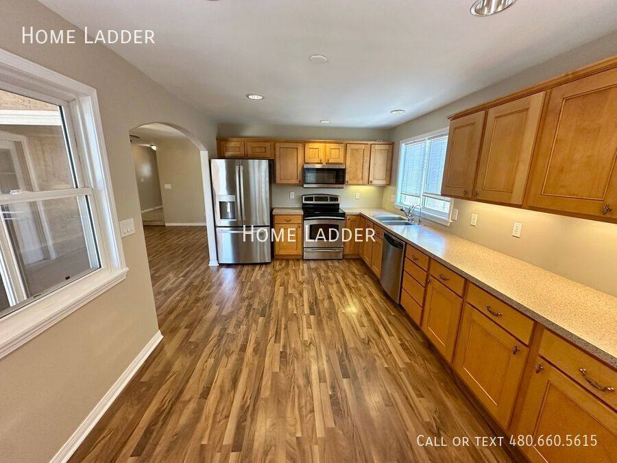 House for rent at 13818 N 20th St, Phoenix, AZ 85022