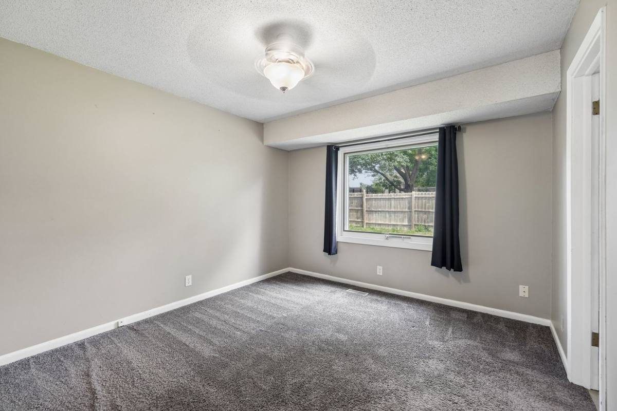House for rent at 1632 Dodge St, Lincoln, NE 68521