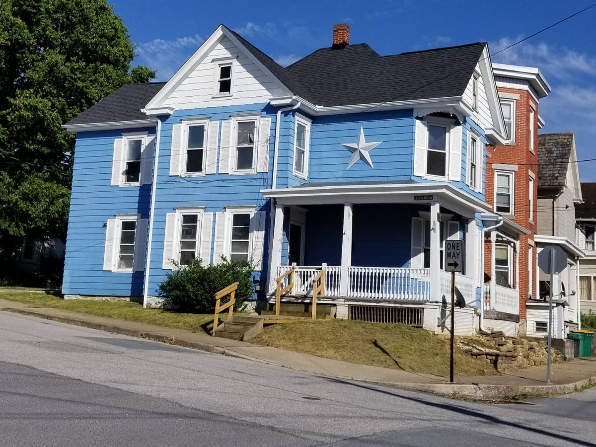 Apartment for rent at 127-129 W Second St, Waynesboro, PA 17268