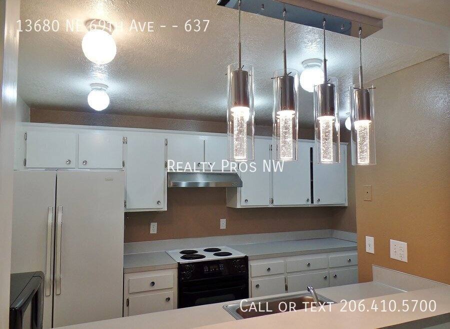 Condo for rent at 13680 NE 69th Ave #637, Redmond, WA 98052