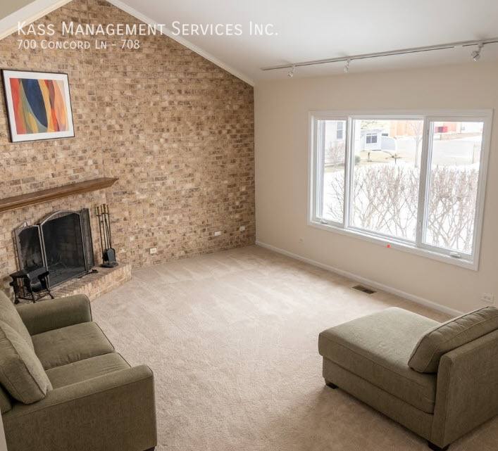 Townhouse for rent at 700 Concord Lane #708, Barrington, IL 60010
