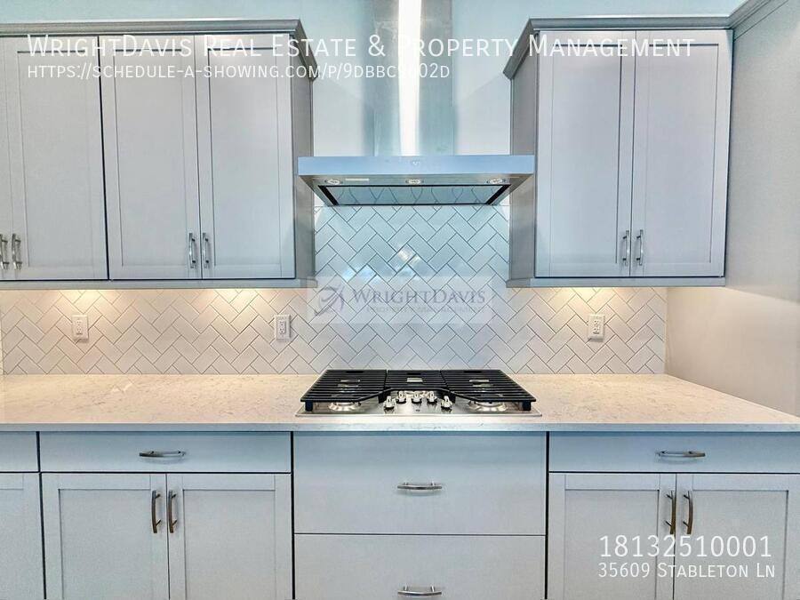 Townhouse for rent at 35609 Stableton Lane, Zephyrhills, FL 33541